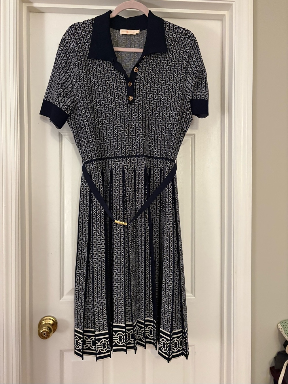 Tory Burch Tory Navy & Classic Ivory White Gemini Link Jacquard Pleated Dress - Picture 5 of 8